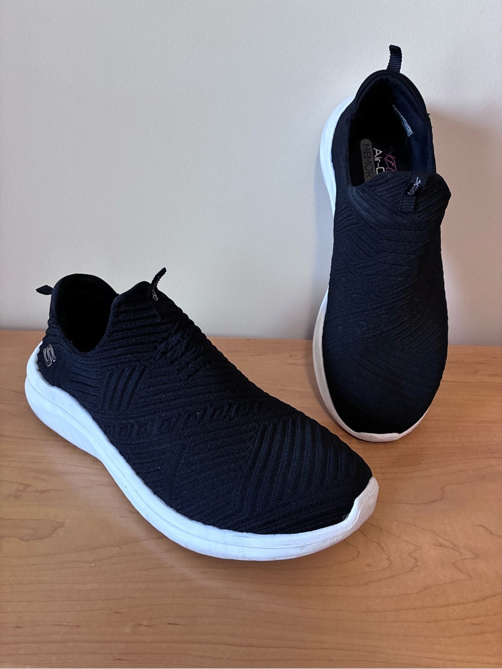Skechers Ultra Flex Shoes Sneakers Black Slip On Women’s Sz 10 SN 56110